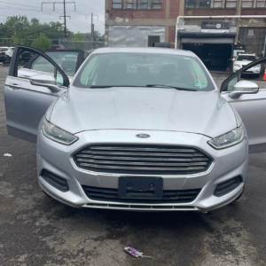 2014 Ford Fusion • SE Sedan 4D